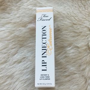 TooFaced Extreme Lip Injection